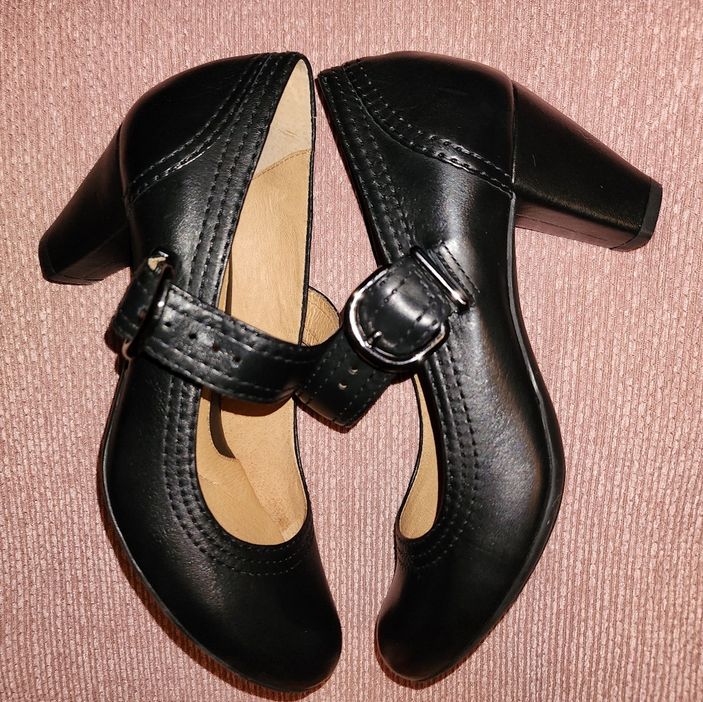 Women Shoes-Black
